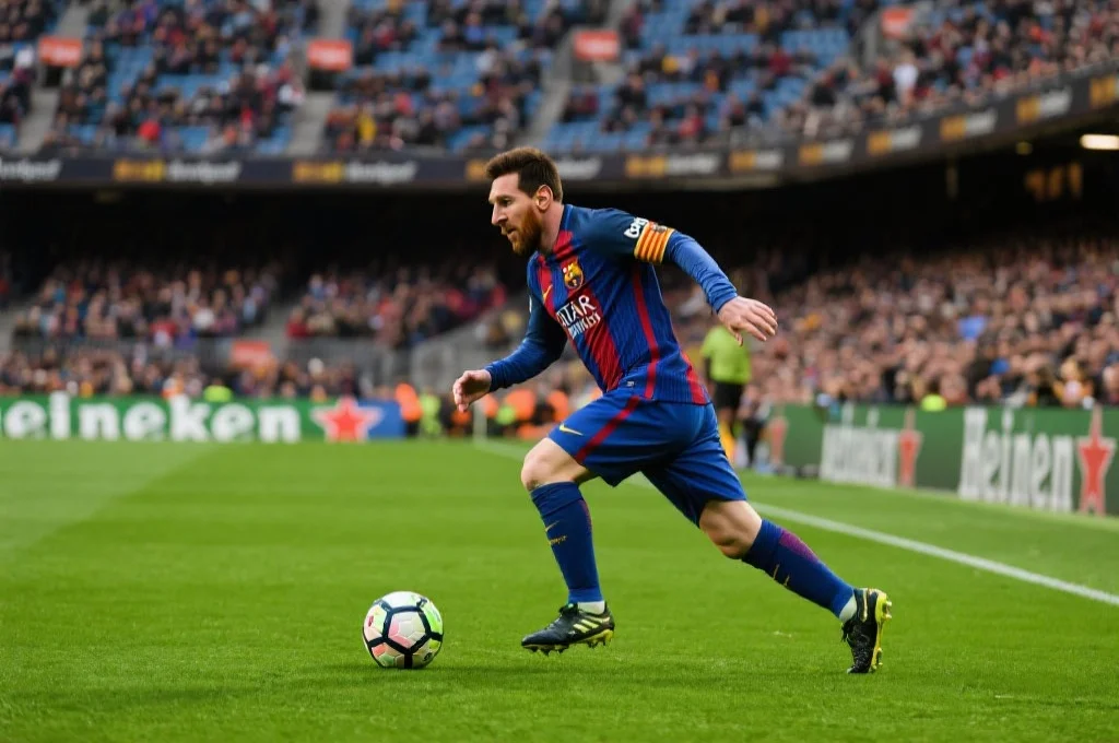 梅西与C罗近期表现分析：技术特点与球队贡献深度解读